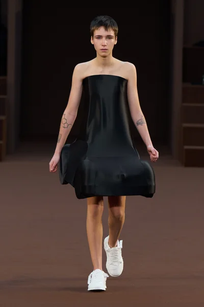 Look 4